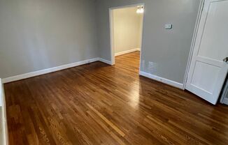 College Village | 806 N. Avalon Road Apt C