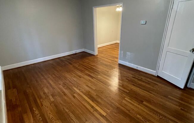 College Village | 806 N. Avalon Road Apt C