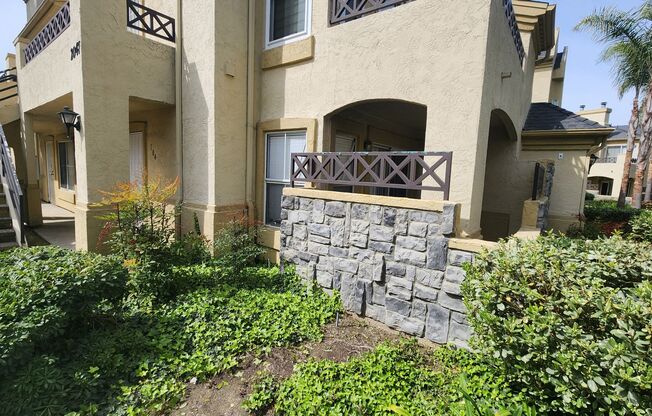 2 Bedroom, 2 Bath Condo in Eastlake Shores