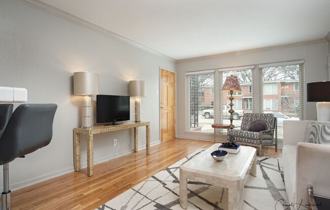 2 Bedroom 1 Bathroom Downstairs Apartment