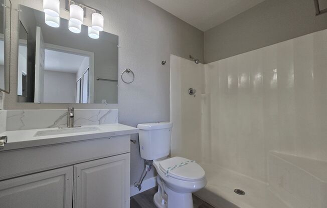 2 beds, 2 baths, 875 sqft, $1,455.5, Unit 5