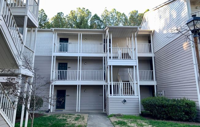 2bd/2ba Condo in South Durham, Only One Mile Away From Southpoint Mall!
