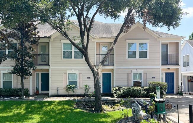 1131 W 24 ST