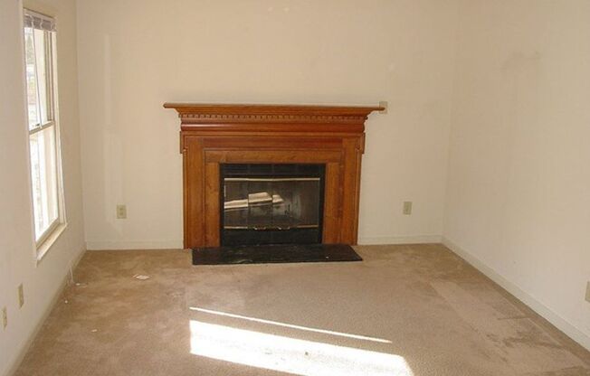 SPACIOUS 4 BEDROOM 2 BATH IN INNSBROOK!!