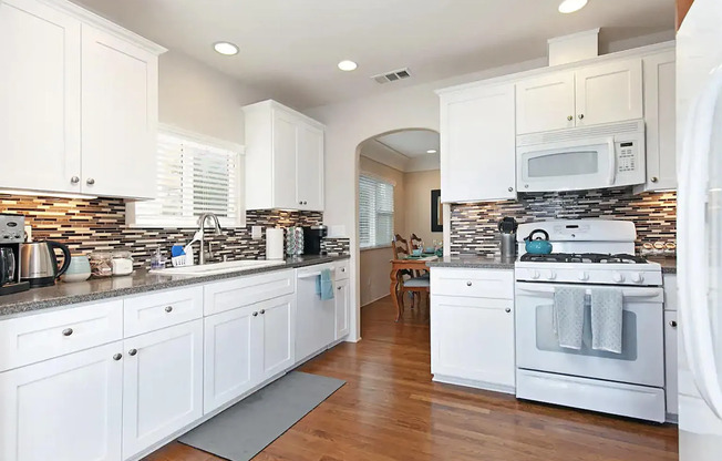 Canyon Home with Views and Solar