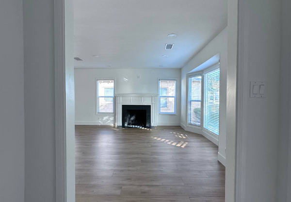 2735 W 94 ST