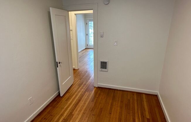 1 bed, 1 bath, 575 sqft, $1,275, Unit 2080-10