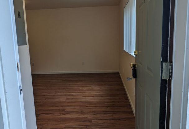 2 beds, 1 bath, 750 sqft, $1,425, Unit 26