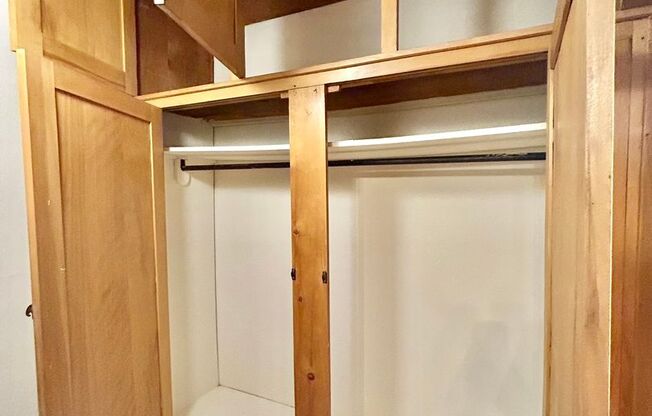 Studio, 1 bath, 400 sqft, $1,545, Unit 233-224