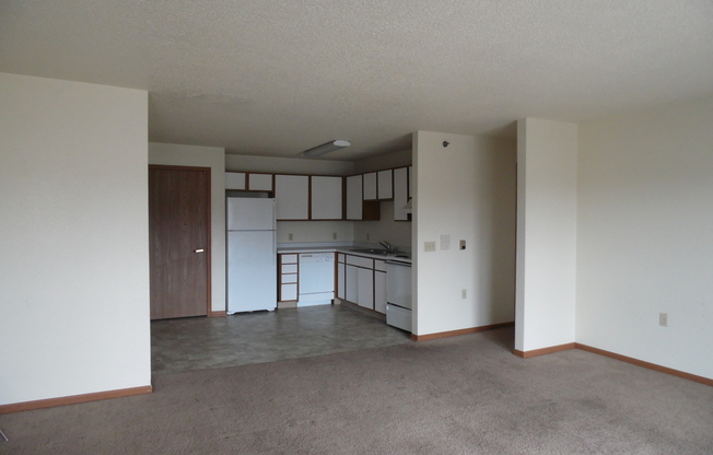 2 beds, 1 bath, 840 sqft, $1,195, Unit 300-308