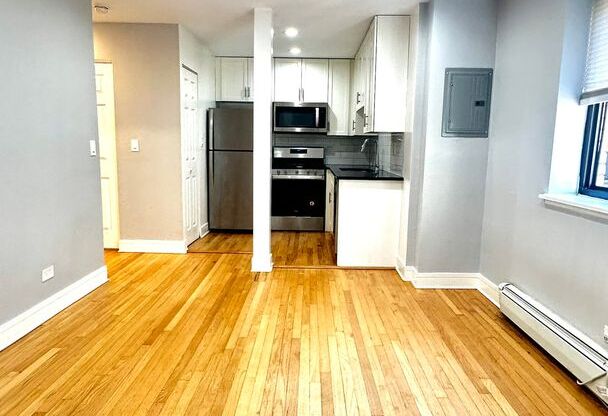 Studio, 1 bath, 400 sqft, $1,300, Unit 6954-410