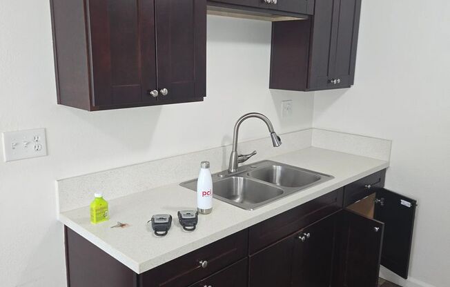 2 beds, 1 bath, 725 sqft, $2,195, Unit 55-66