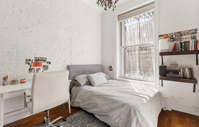 259 W 132 ST