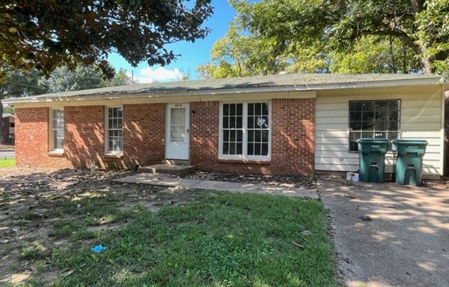 Renovated 4 Bedroom 1 Bath Home for Rent!