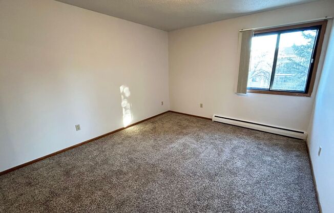 2 beds, 1 bath, 1,040 sqft, $935, Unit 2599-322