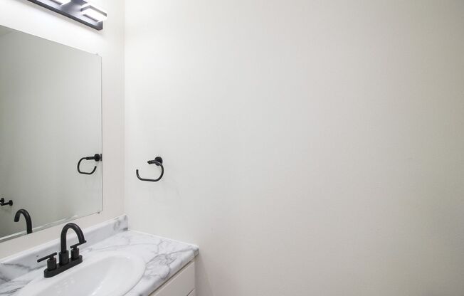 3 beds, 2.5 baths, 1,268 sqft, $1,735, Unit 4015-02