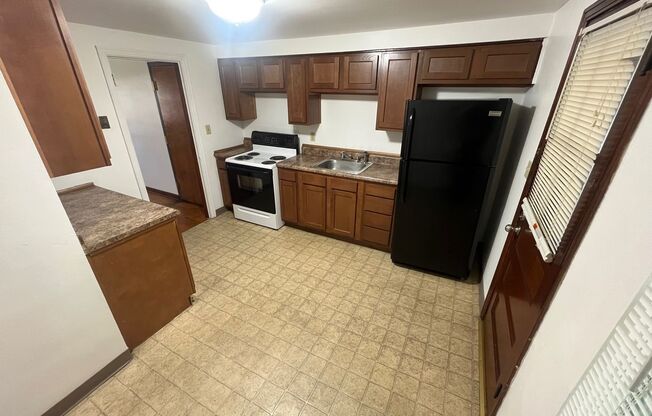 2 beds, 1 bath, $750