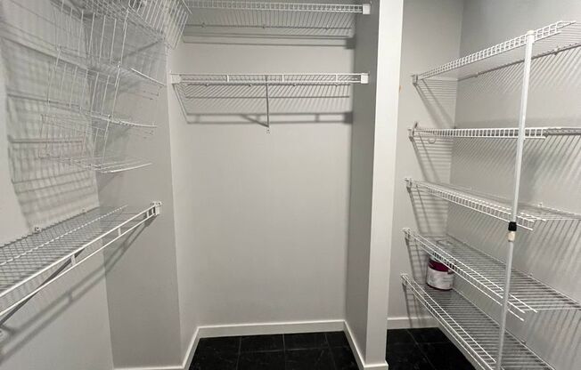 1 bed, 1 bath, $1,800, Unit #320