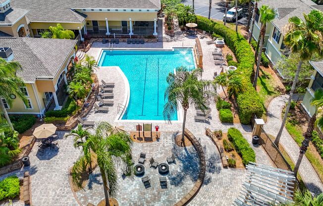Beautiful 2BR Condo in Desirable Courtney Palms