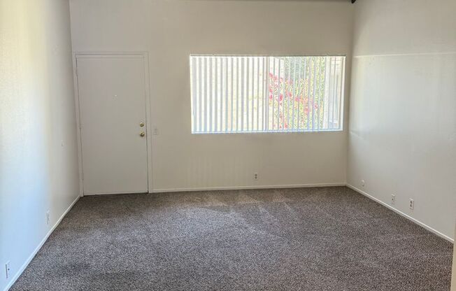 4171 California Ave. #67 -Upstairs Apartment