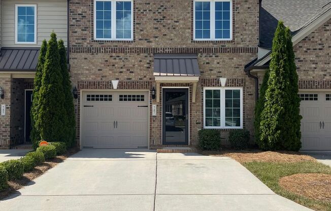Updated Townhome Convenient to 68 & Southwest Middle and High School