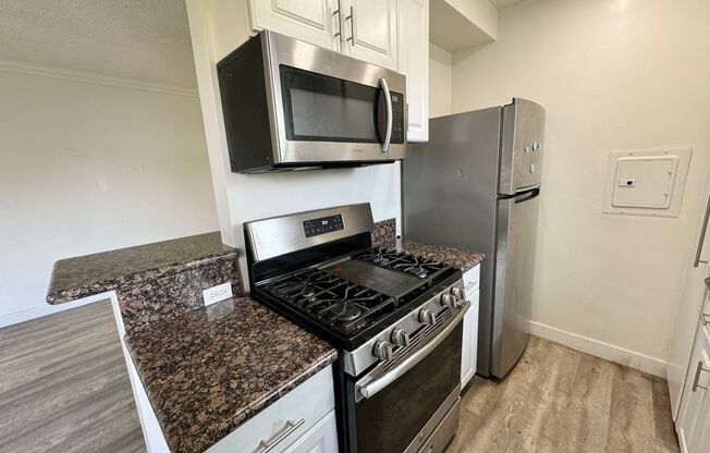 1 bed, 1 bath, 725 sqft, $2,299, Unit 06