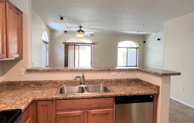 3 beds, 2.5 baths, $1,985, Unit UNIT 1045