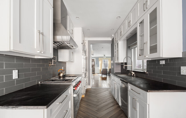 22 LUDLAM PL