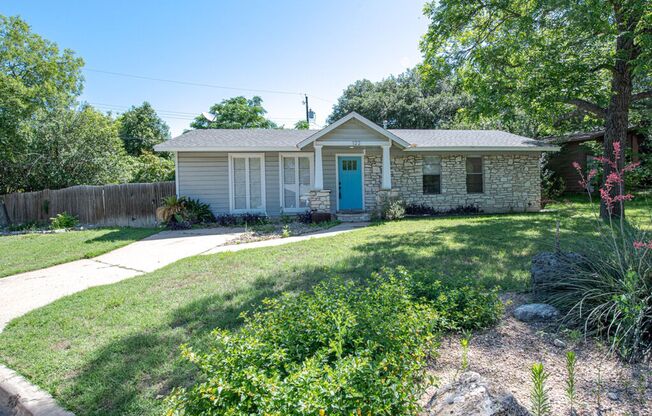 Charming 3/1 South Congress Retreat!