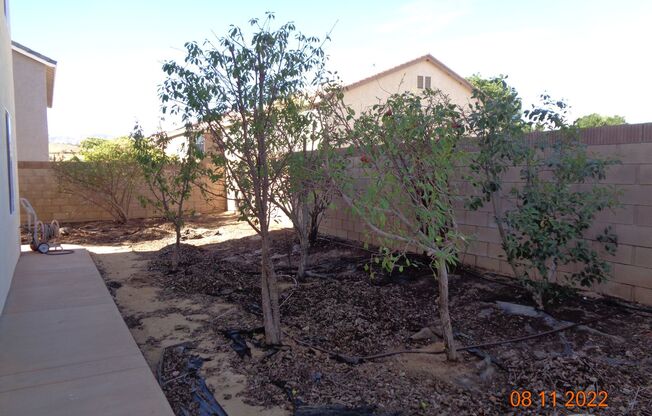 Large 2 Story Quartz Hill Home