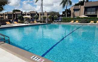 the swimming pool at the resort at longboat key club