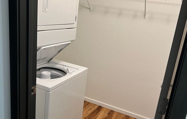 1 bed, 1 bath, 608 sqft, $1,145, Unit 609