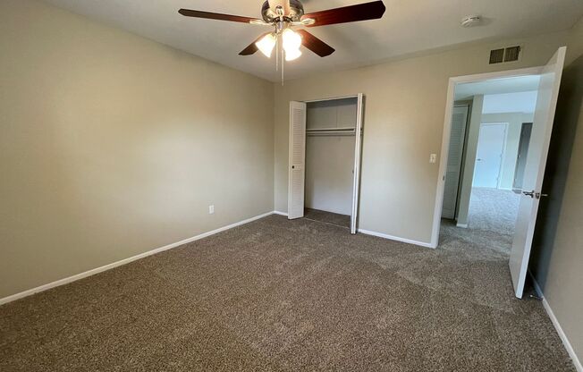 2 beds, 1 bath, 870 sqft, $1,225, Unit 5954300