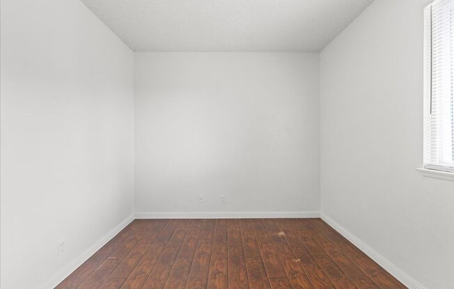 2 beds, 2 baths, 922 sqft, $1,245, Unit Van Dyke Unit D