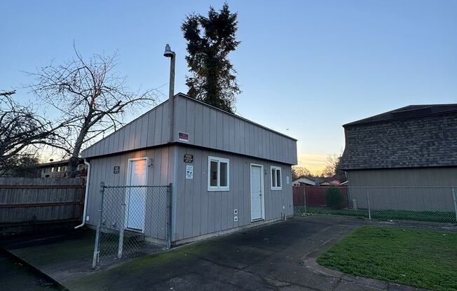 2 beds, 1 bath, 850 sqft, $1,295, Unit 523-01-16
