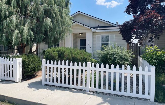 Charming 3-bedroom home in West Boise. $500 OFF MOVE-IN1