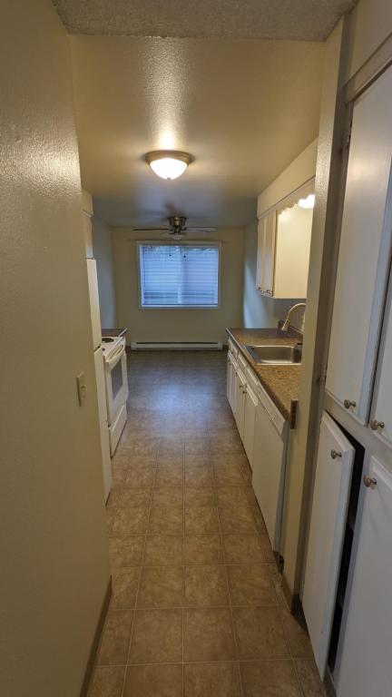 2 beds, 1 bath, 875 sqft, $1,195