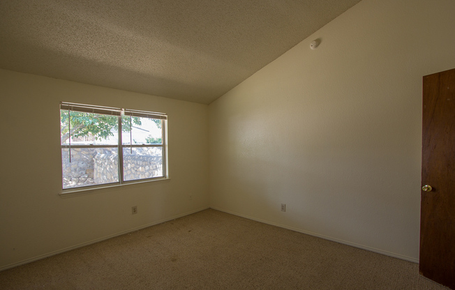 2 beds, 1 bath, $1,150