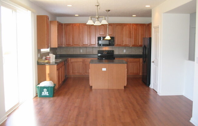 Fishers 4BDRM, 2.5BA home near Hamilton Town Center!