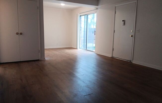 2 beds, 1.5 baths, 1,065 sqft, $1,250, Unit U07
