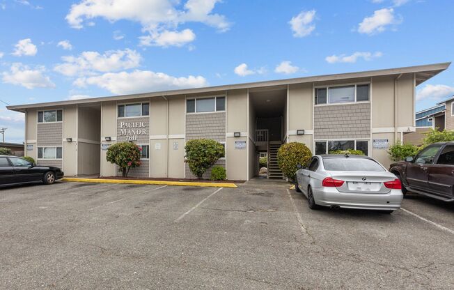 Pacific Manor Apartments