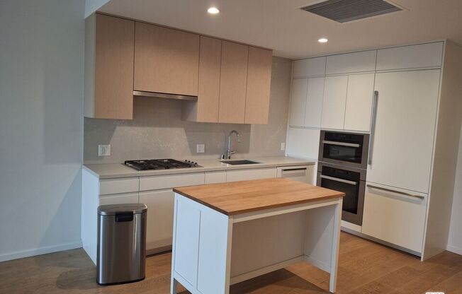 1 bed, 1 bath, 852 sqft, $3,500, Unit 2108