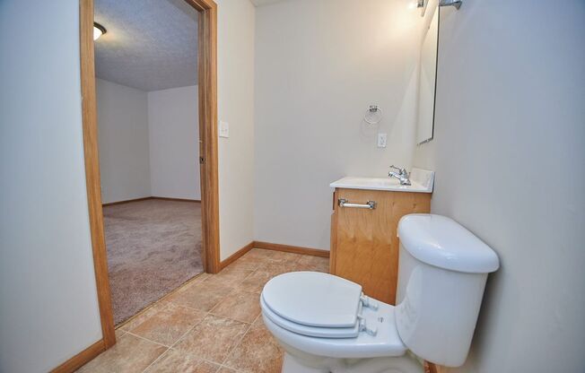 2 beds, 2 baths, 975 sqft, $1,115, Unit 412