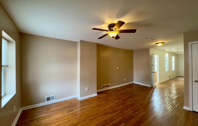 Charming 3 Bedroom/2.5 Bathroom Townhome in East Baltimore, MD!