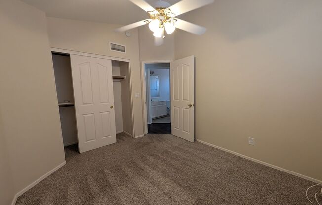 4 beds, 2.5 baths, $2,400