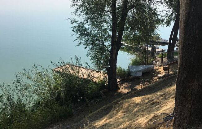 Cozy Lakefront Home w/Private Dock