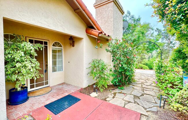 Light & Bright, Single-Story Home in the Lovely & Very Desirable Gated 55+ East Ridge Community of Fallbrook!