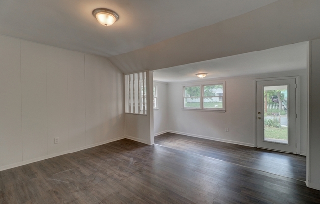 1305 COCHISE CIR