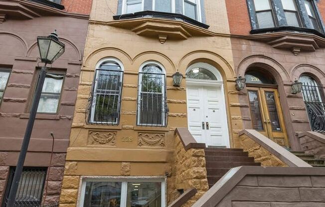 228 W 136 ST