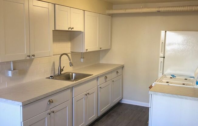 2 beds, 1 bath, 890 sqft, $1,595, Unit 2